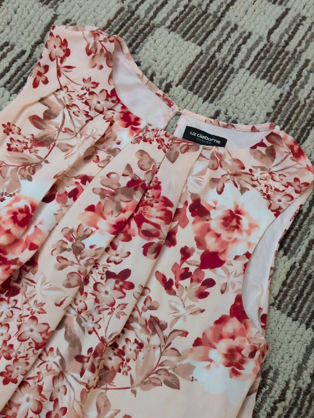 Liz Claiborne Pink and Red Floral Sleeveless Top - Picture 3 of 11